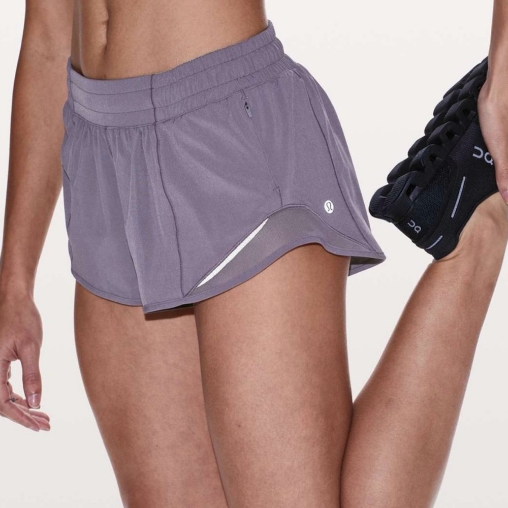 Lululemon Athletica Athletic Shorts Lightweight Stretch HOTTY HOT